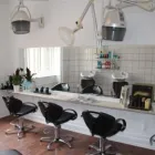 Forretning 1 billede SALON 2 i København Ø 84