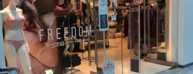 Forretning 3 billede HUNKEMÖLLER Tøjbutikker i Roskilde 85