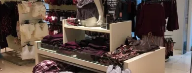 Forretning 4 billede HUNKEMÖLLER Tøjbutikker i Roskilde 85